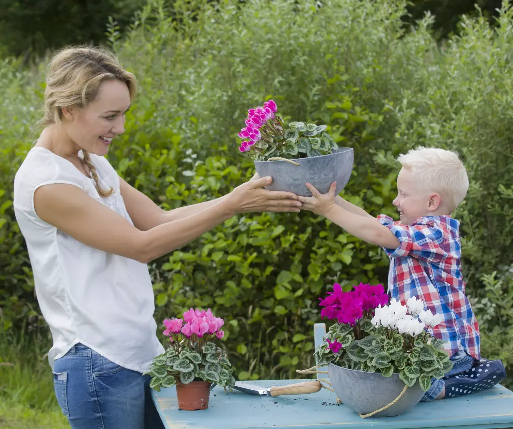 Natural Bulbs | Schaal Fiona Zwart Moeder en zoon